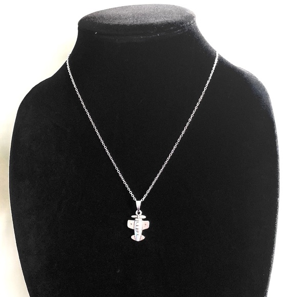 Airplane Necklace Prop - Picture 3 of 8